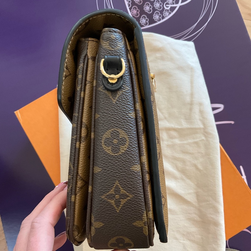 Sold Louis Vuitton Reverse Monogram Pouchette Métis - Picture 4 of 16